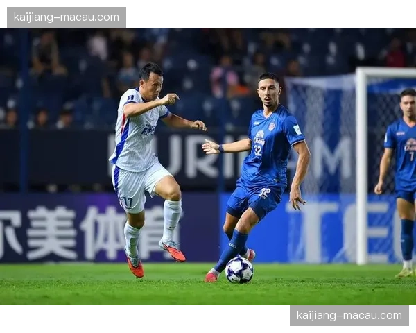 上海申花高天意角球精准制导 盖伊高高跃起头球反超