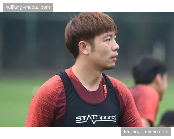 费利佩替补登场17分钟戴帽 成都前锋上演效率奇迹